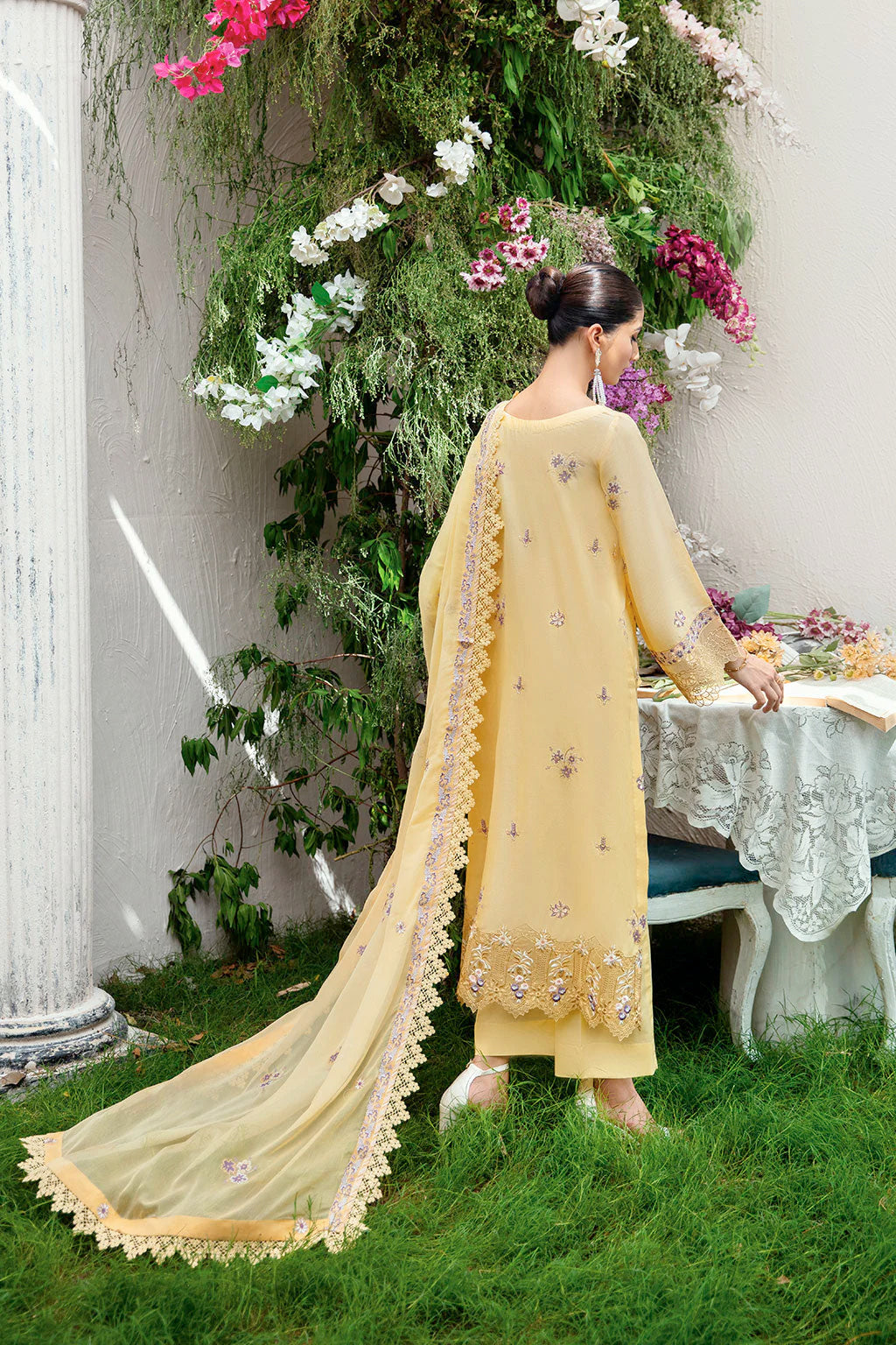 Riwayat Luxury Lawn Vol-10 | Y-1003