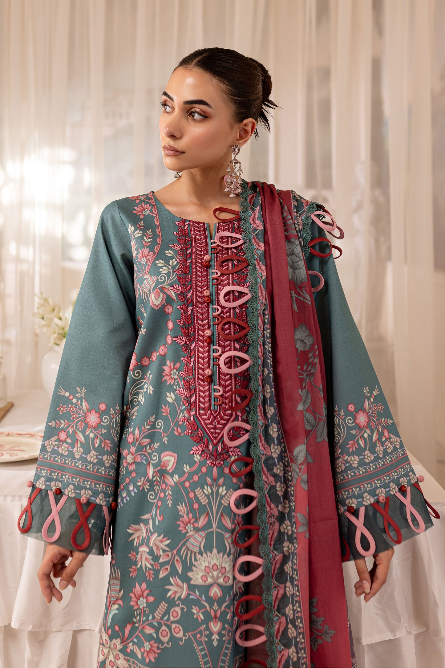 JADE Collection  – URBANE EMBROIDERED LAWN DO8