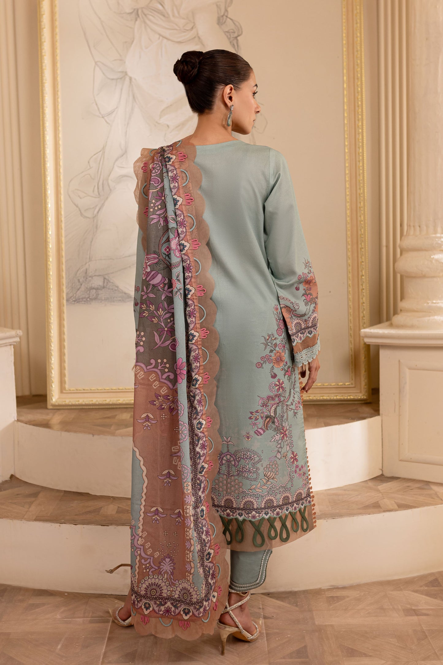 JADE Collection  – URBANE EMBROIDERED LAWN DO5