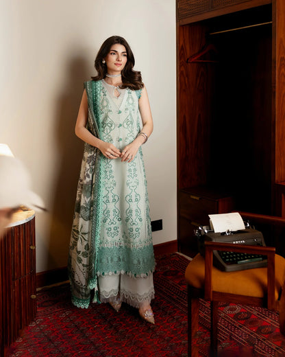 JADE QUEENS COURT UNSTITCHED '26 - ROYELLE AURA (21157)