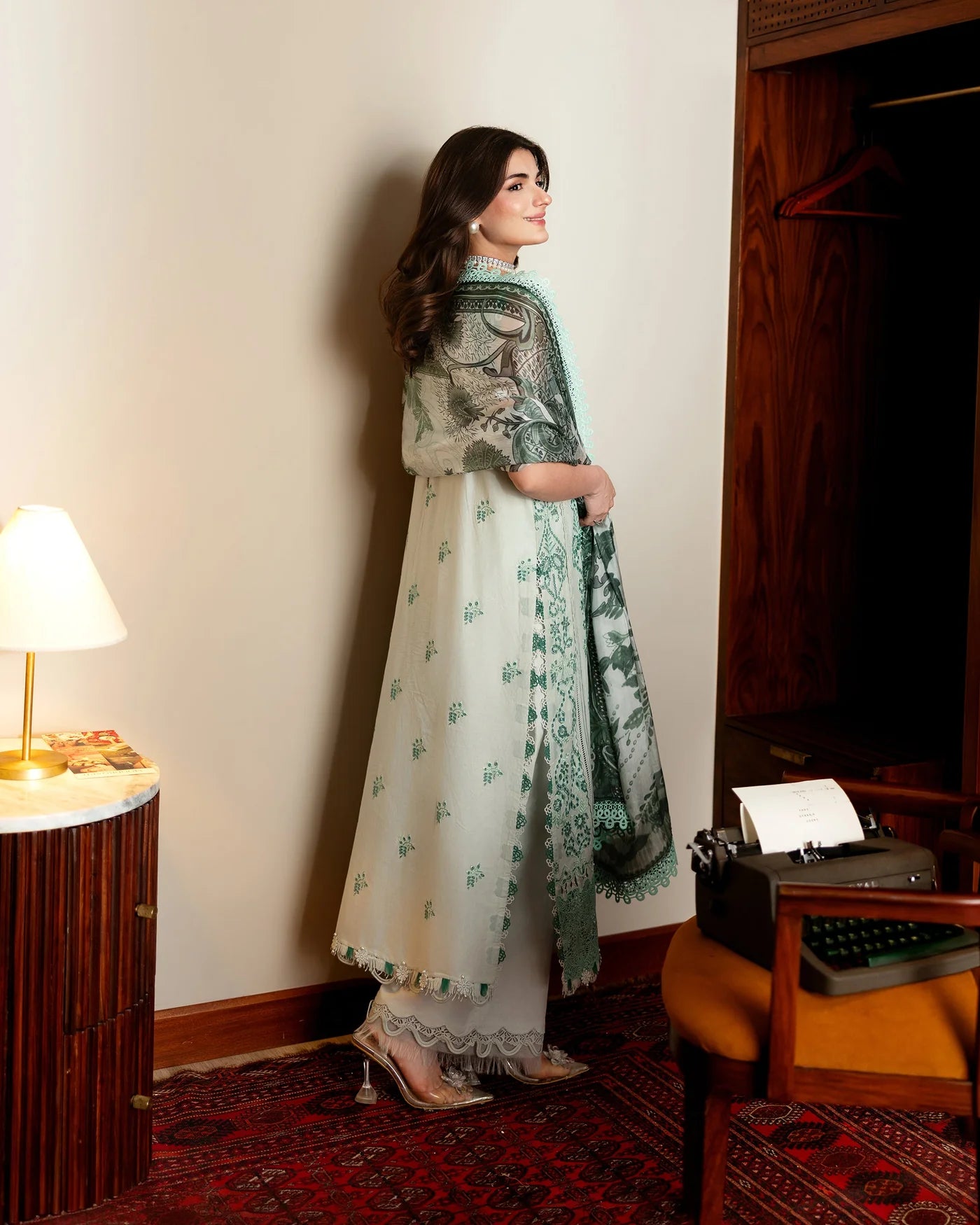 JADE QUEENS COURT UNSTITCHED '26 - ROYELLE AURA (21157)