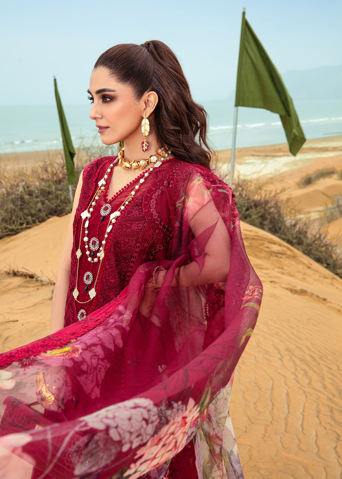 Saira Shakira Lawn'24 by Crimson Collection 2024 – Lillie de Jong - Cherry