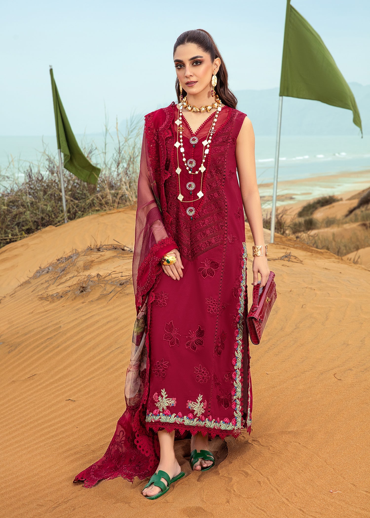 Saira Shakira Lawn'24 by Crimson Collection 2024 – Lillie de Jong - Cherry