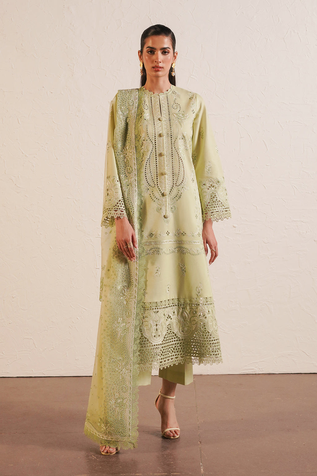 Afrozeh Chikankari Lawn Collection 2024 – Kelly