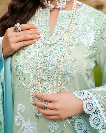 A MOI LUXURY LAWN BY MUSHQ UNSTITCHED'26 | Love Escape