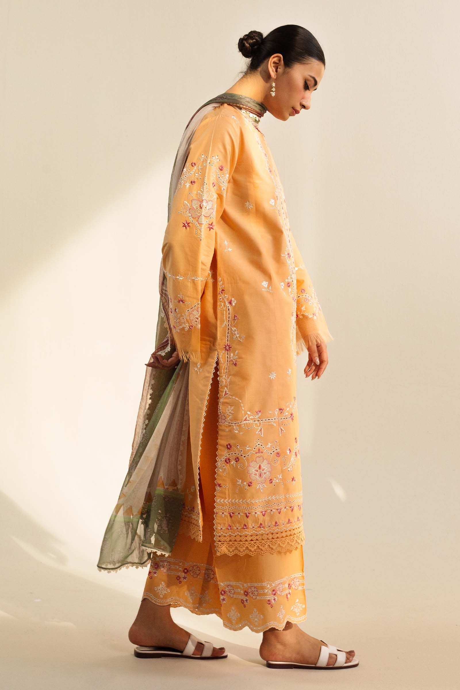 Zara Shahjahan COCO LAWN VOLUME II  Collection 2024 – MIRA-8B