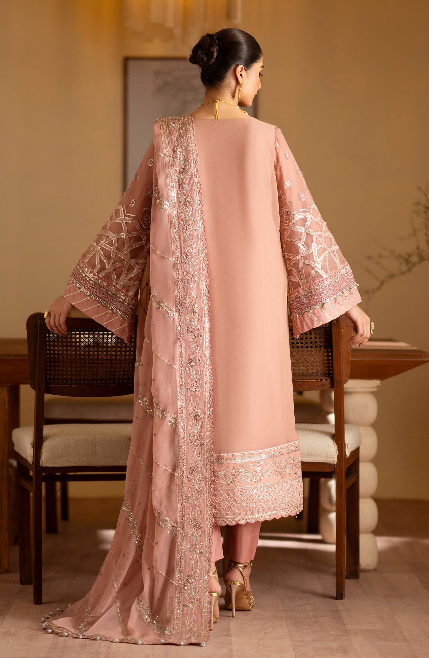 Emaan Adeel Romansiyyah Luxury Formals' Collection 2024 – Saleha