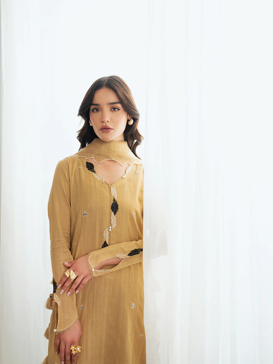SERA BY MAHNUR UNSTITCHED'26 | D4