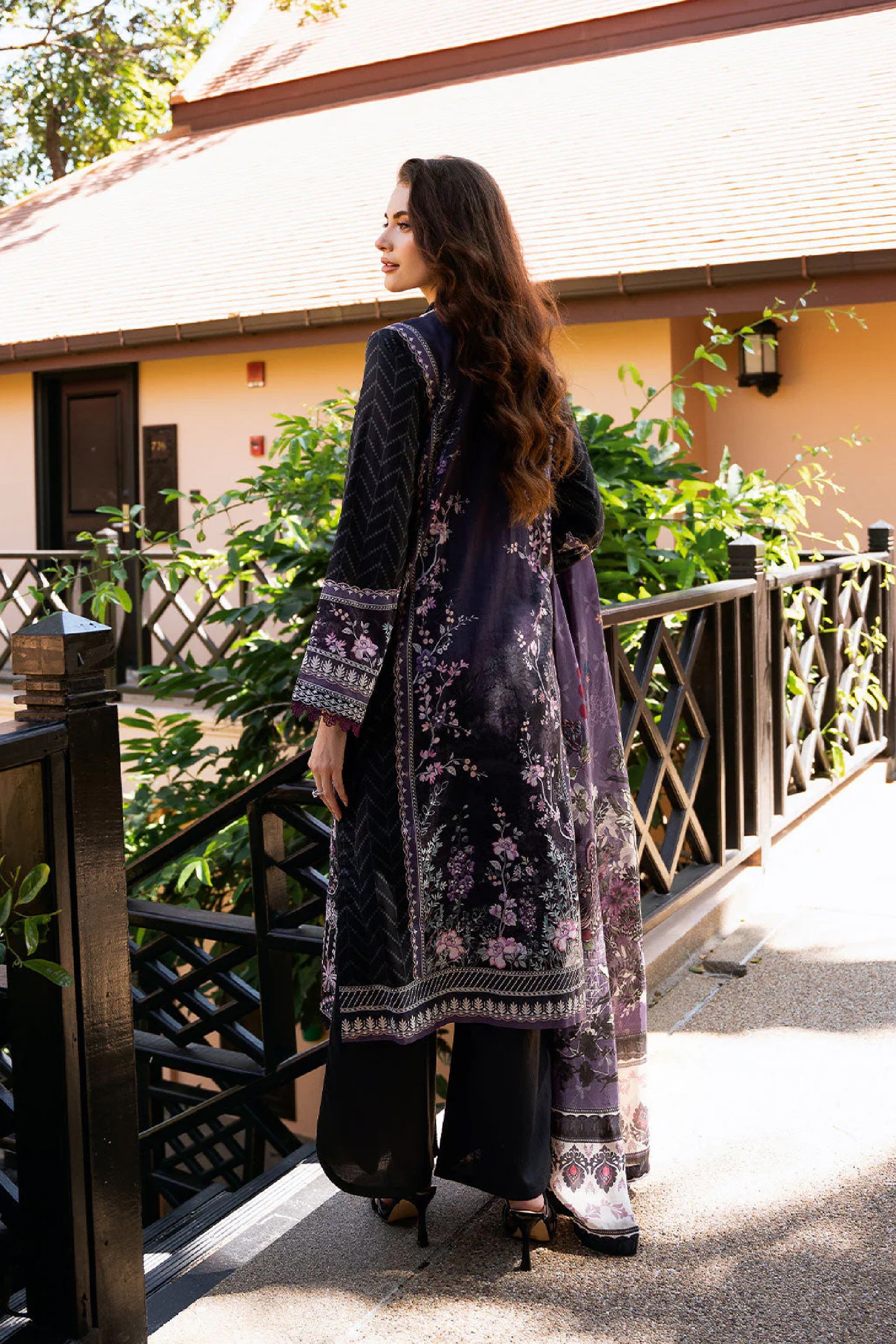 Riwayat Luxury Lawn Vol-11 | Y-1105