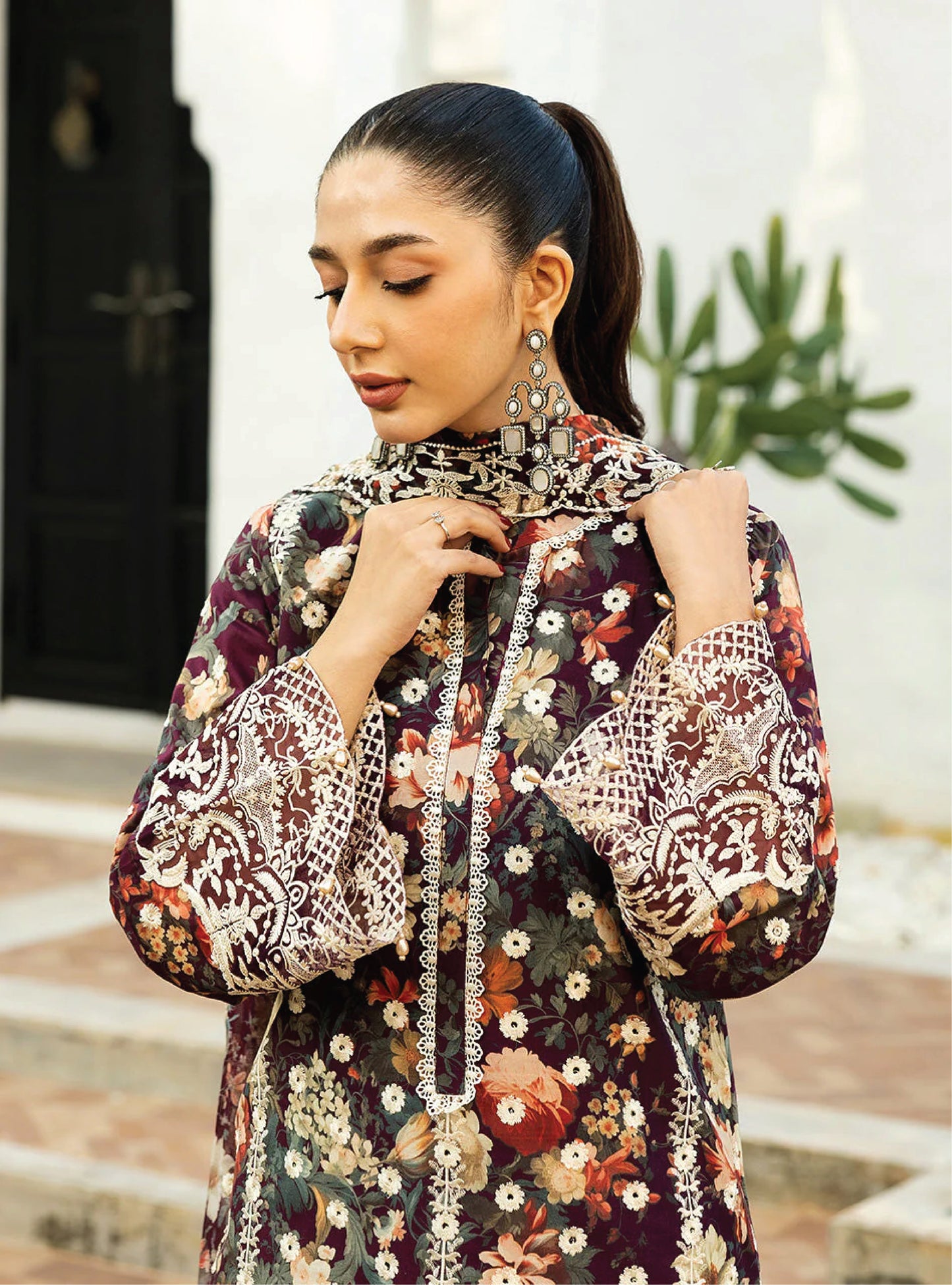 Zainab Chottani Chikankari Lawn 2025 - 10B