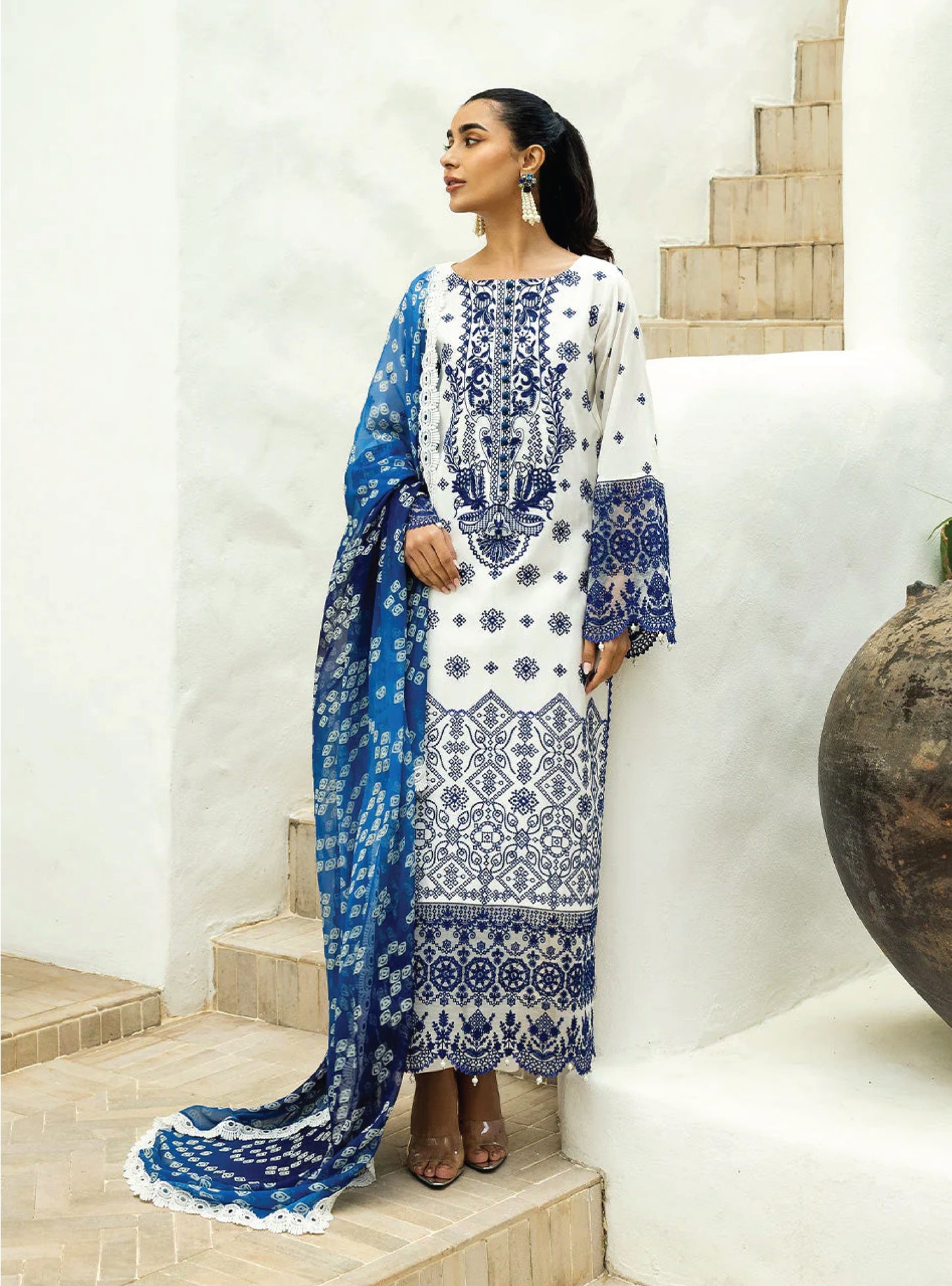 Zainab Chottani Chikankari Lawn 2025 - 8A