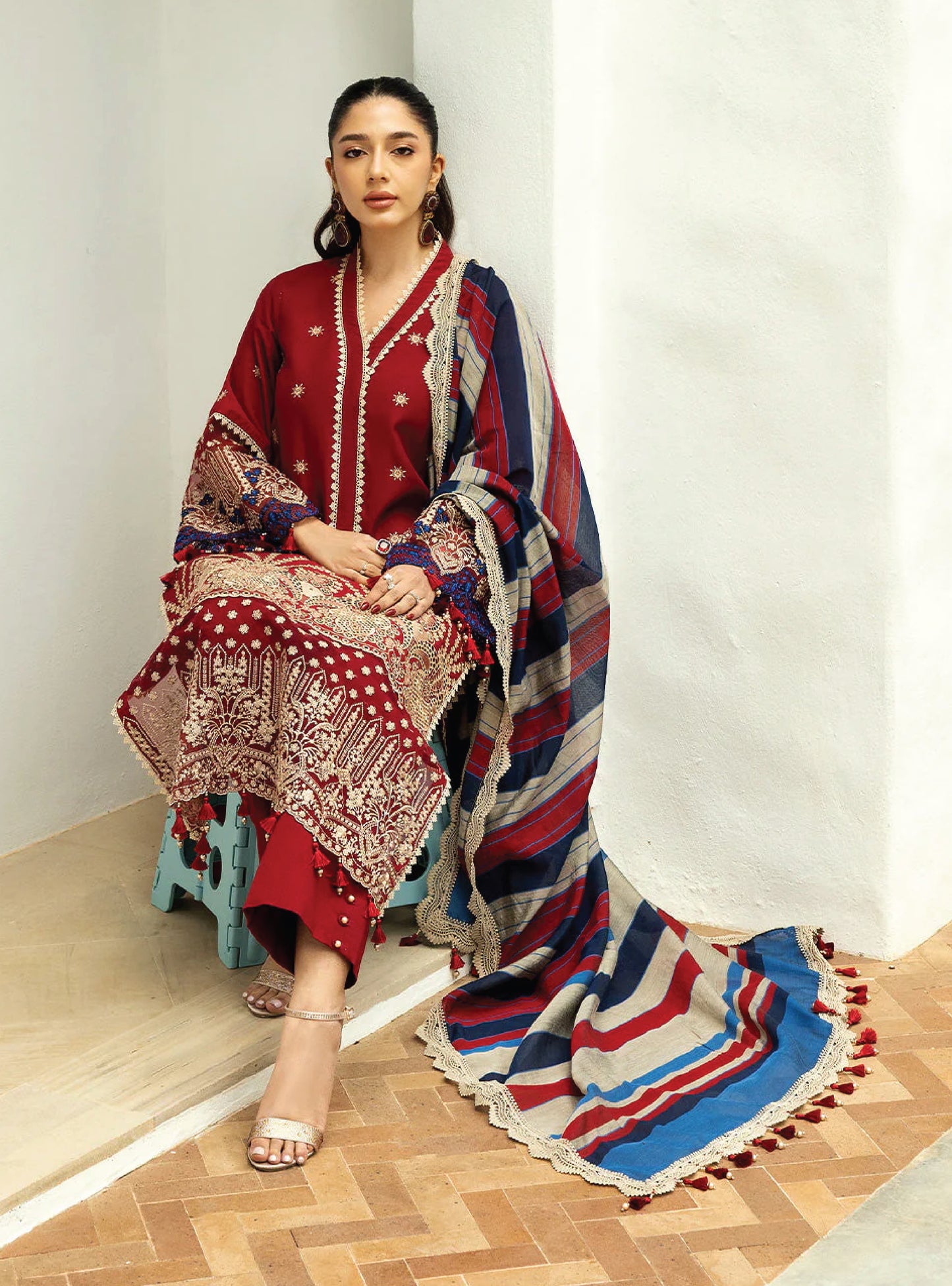 Zainab Chottani Chikankari Lawn 2025 - 3A