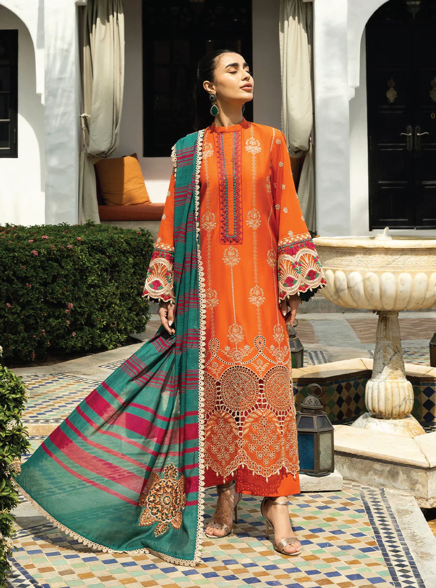 Zainab Chottani Chikankari Lawn 2025 - 1A