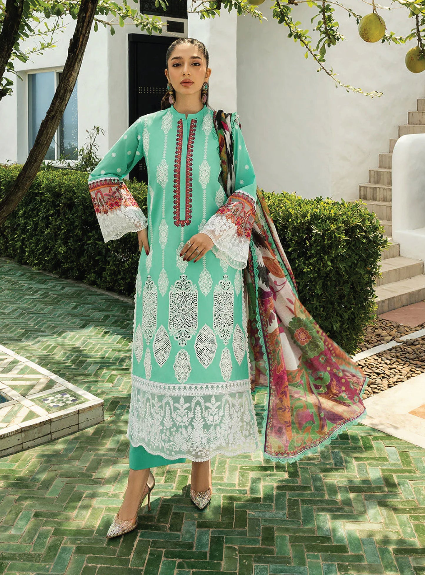 Zainab Chottani Chikankari Lawn 2025 - 12B