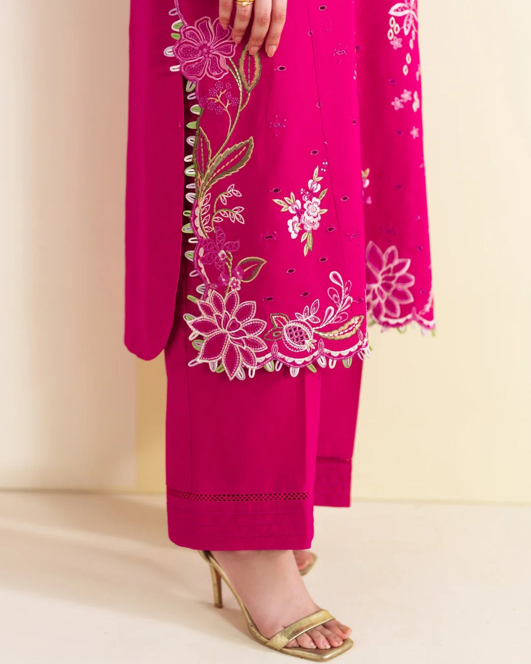 NEESHAY WHISPERS OF SUMMER LUXURY UNSTITCHED'26| CECILY